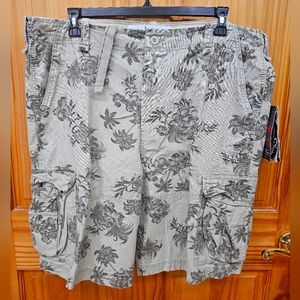 Mens Wonderwall Cargo Shorts Size 40 NWT